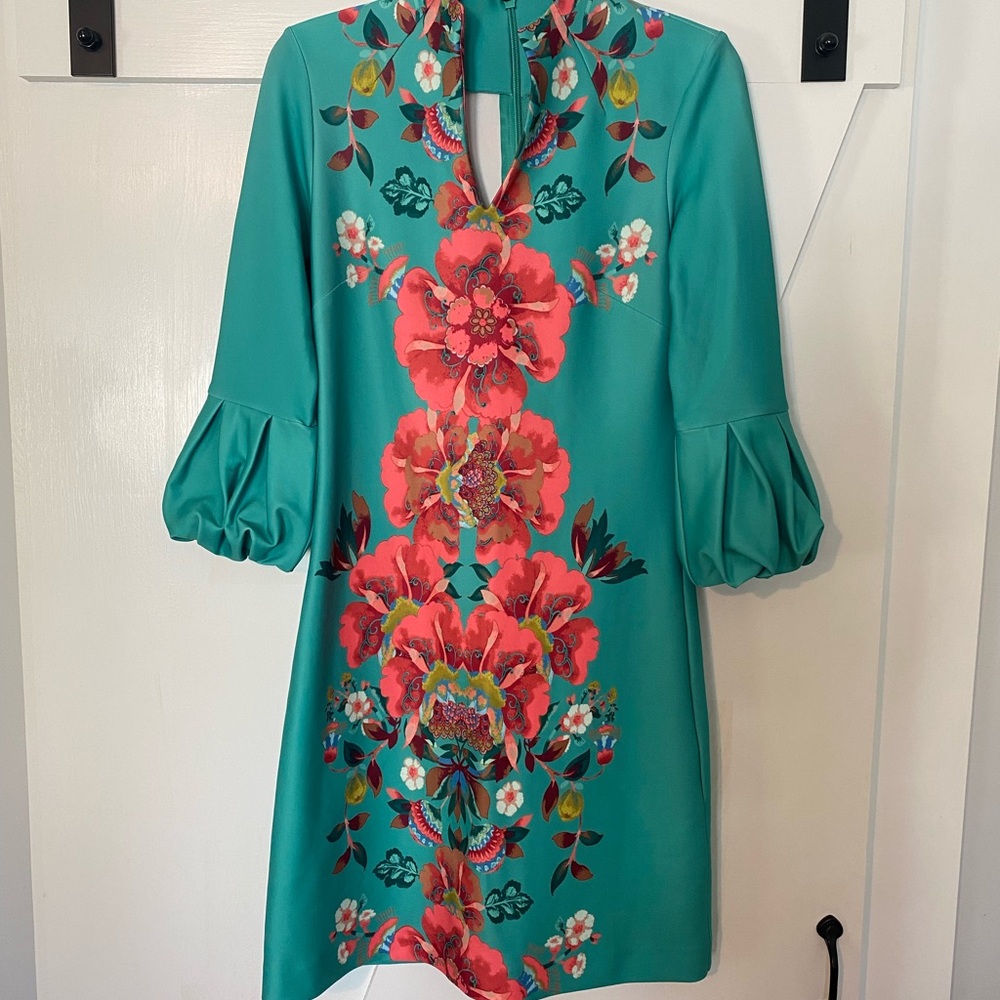Women’s dress
